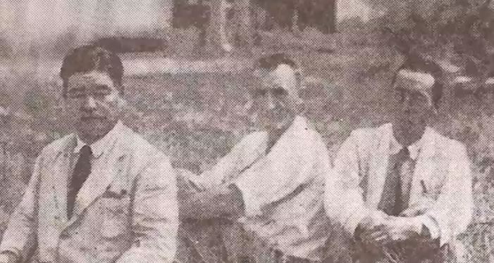 Mitsusada Umetani e Coronel Jonas Alves de Mello (da esquerda para a direita).