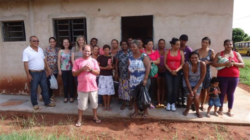 Visita das 27 Famílias nas casas do Colinas do Tietê.