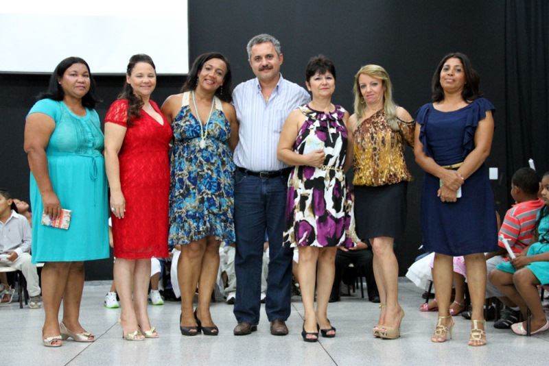 Professoras da Emei Masquês de Rabicó, PROFº Moacir, Coord.Maria de Lourds e a Supervisora Ivone Rocha. 