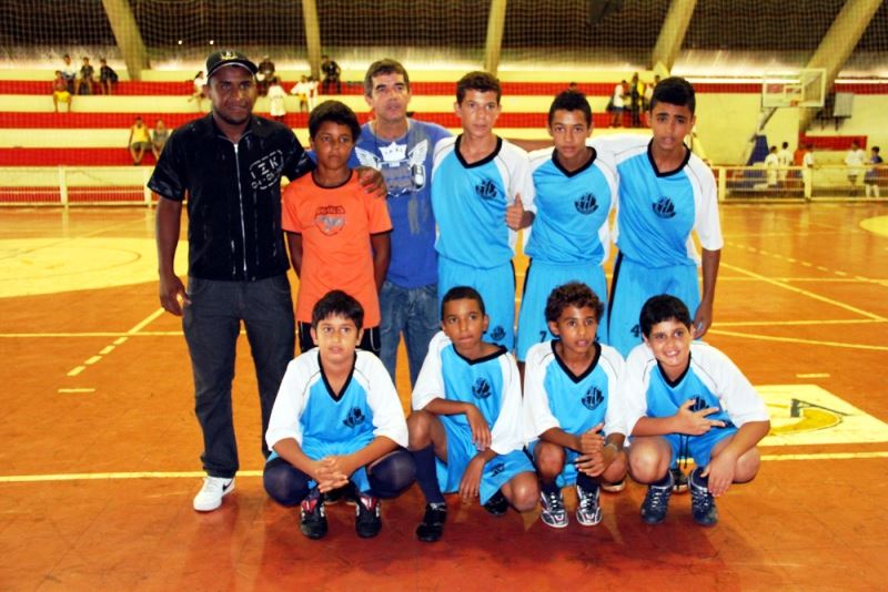 Festival esportivo de futsal e de futebol.