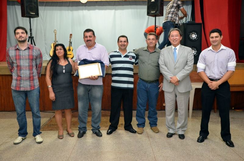 Delegado de trânsito Rafael Lourenço Sangaleto, Sebastião Ferreira e familiares, Comandante Interino do 28º BPMI, Major da PM Antônio Cláudio Galindo, Prefeito Arnaldo Enomoto e Tenente André Luiz Caldeira.