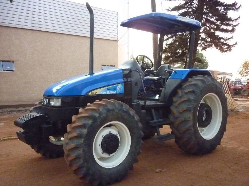 Foto Ilustrativa dos Tratores Marca-Modelo New Holland TL85E III