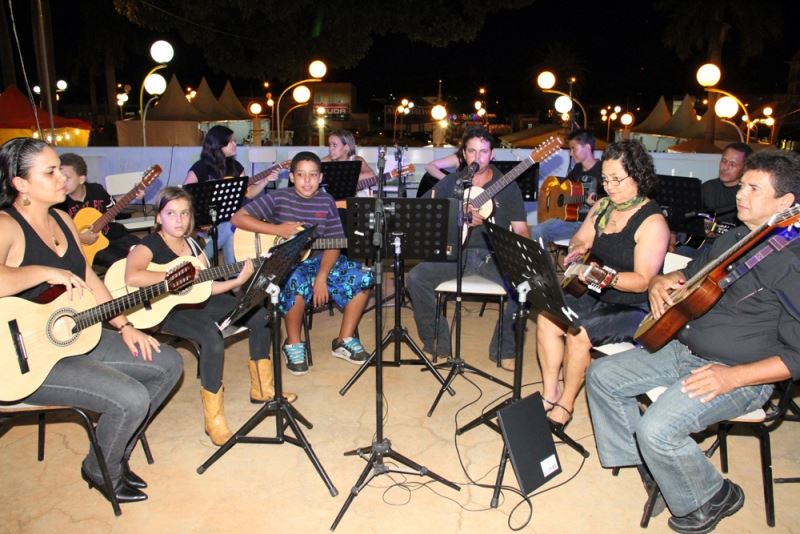 Orquestra de Violeiros do Projeto de Bem com a Vida I.