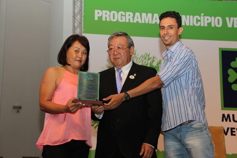 Sandra Yukie Seki Perozim (Sec. de Agricultura e Meio Ambiente) Otávio Okano (Presidente da CETESB) César Gustavo da Rocha Lima (Diretor de Meio Ambiente) Entrega do Prêmio "Governador André Franco Montoro".