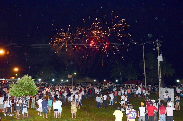 Mais de 2 toneladas de fogos darão cores ao céu na noite de Réveillon.