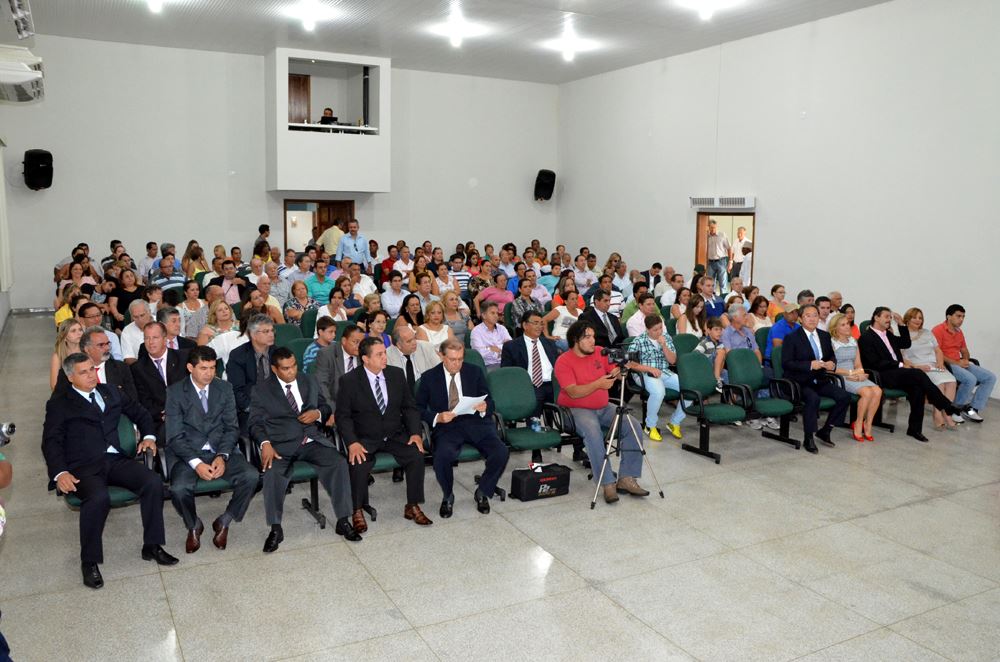 Vista geral do público presente na Solenidade de Posse do Prefeito e Vereadores.