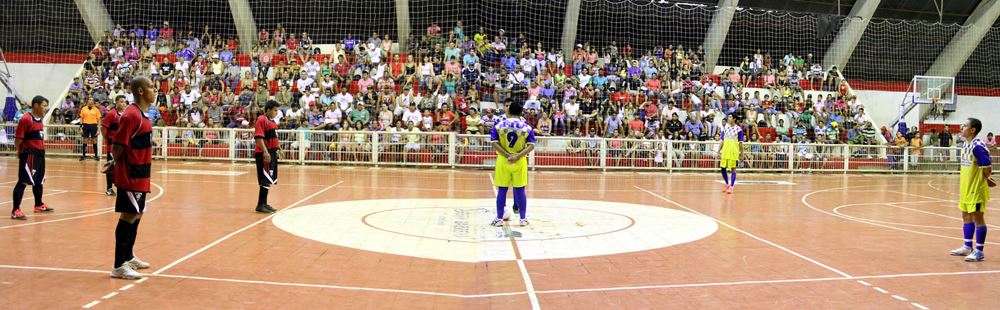 No inicio da partida da final foi concedido minuto de silencio a tragédia de Santa Maria Rio Grande do Sul
