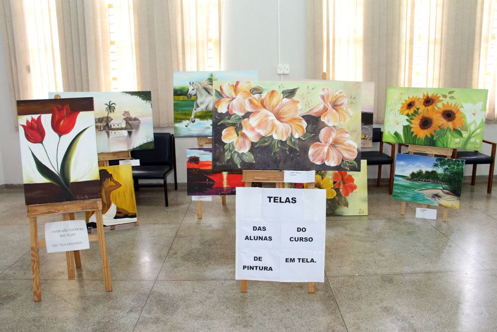Os cursos de pintura em tela, bordado e desenho realista são oferecidos pela Prefeitura Municipal 