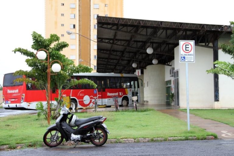 As Obras na rodoviária incluem a substituição do telhado de cinco e pintura do prédio