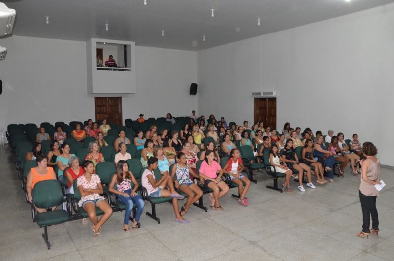 Vista parcial do publico presente na Casa da Cultura "Maestro Aristeu Custódio Moreira"