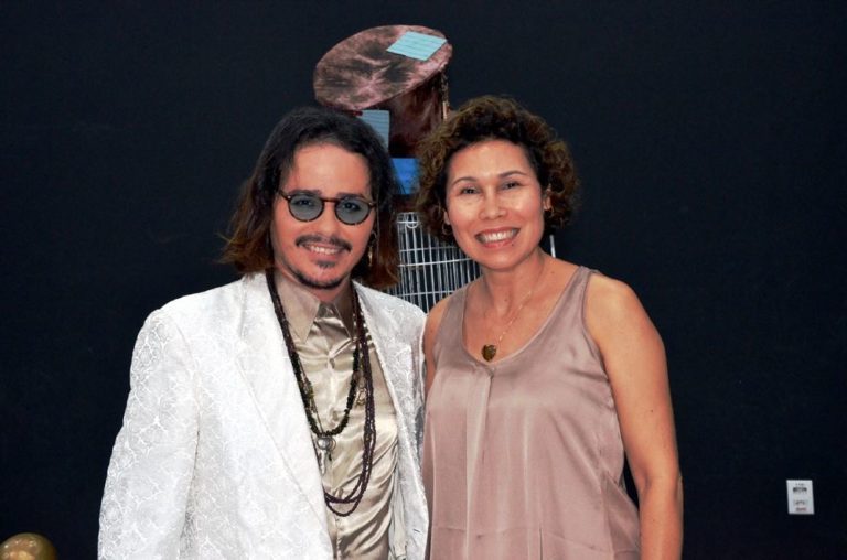 Ilusionista Marcelo Beutrin e a Secretária de Turismo Cultura e Desenvolvimento Econômico Maria Lucia de Freitas Sossolote