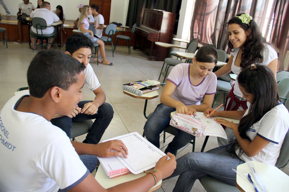 Trabalho de Conscientização e Prevenção ao uso de drogas sendo realizado no CENE – Escola Estadual “Coronel Francisco Schmidt”