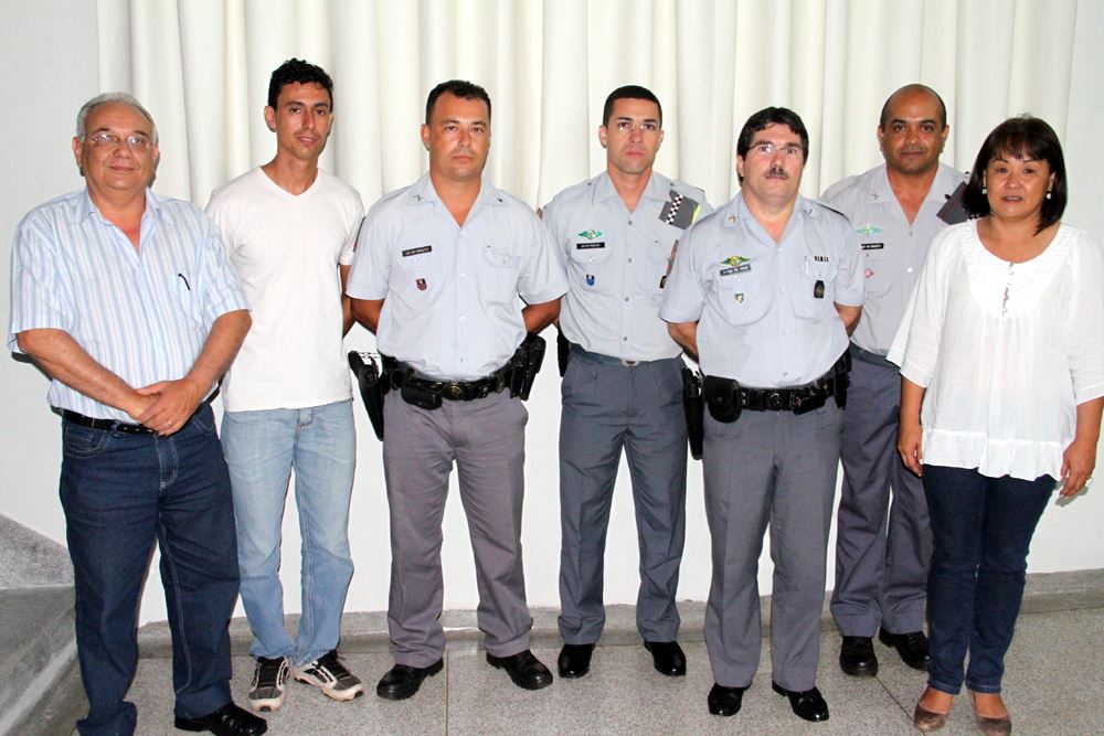 A foto destaca as autoridades presentes na Palestra sobre as regras do Novo Código Brasileiro