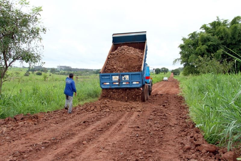 7-	Obras de manutenção das vicinais do município é prioridade na atual administração