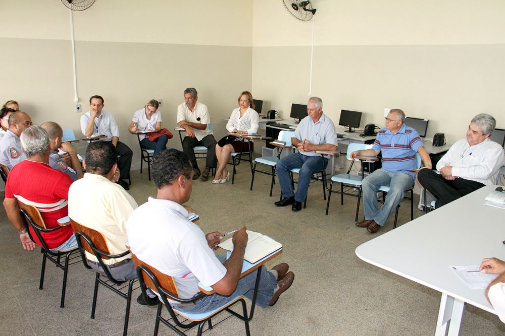 Foto - A reunião mensal do Conseg contou com a participação de vários representantes da sociedade pereira-barretense