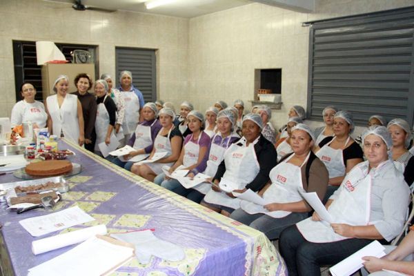 Foto de arquivo destaco o Curso de Culinária realizado em Pereira Barreto