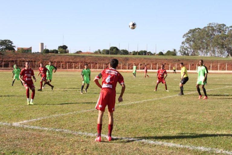 Foto: Lance de partida realizada no Campeonato Amador de 2012