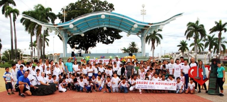 Em destaque as equipes da Prefeitura Municipal com os participantes e a Secretárias de Educação Marialba Carneiro e de Saúde, Carmem Silvia Guariente Paiva