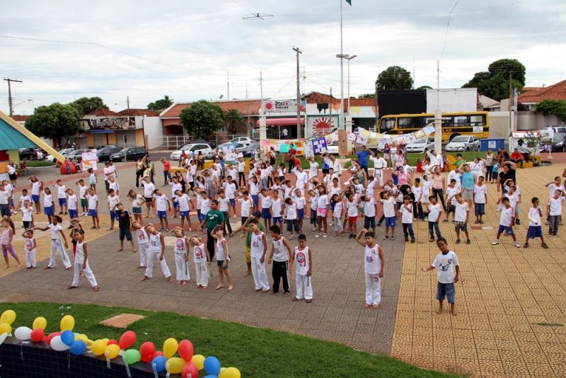 Atividade realizada pelo Professor de Educação física André Prevital de Souza com todos os participantes 