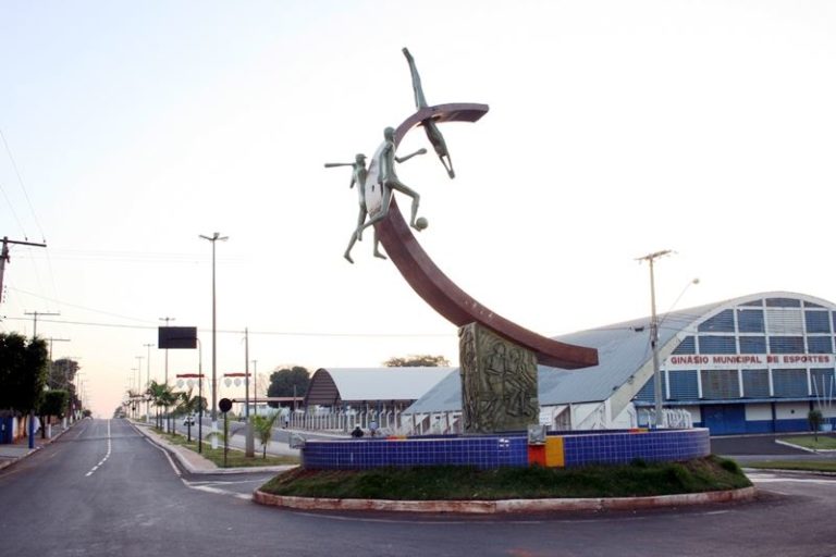 4- Monumento alusivo ao esporte