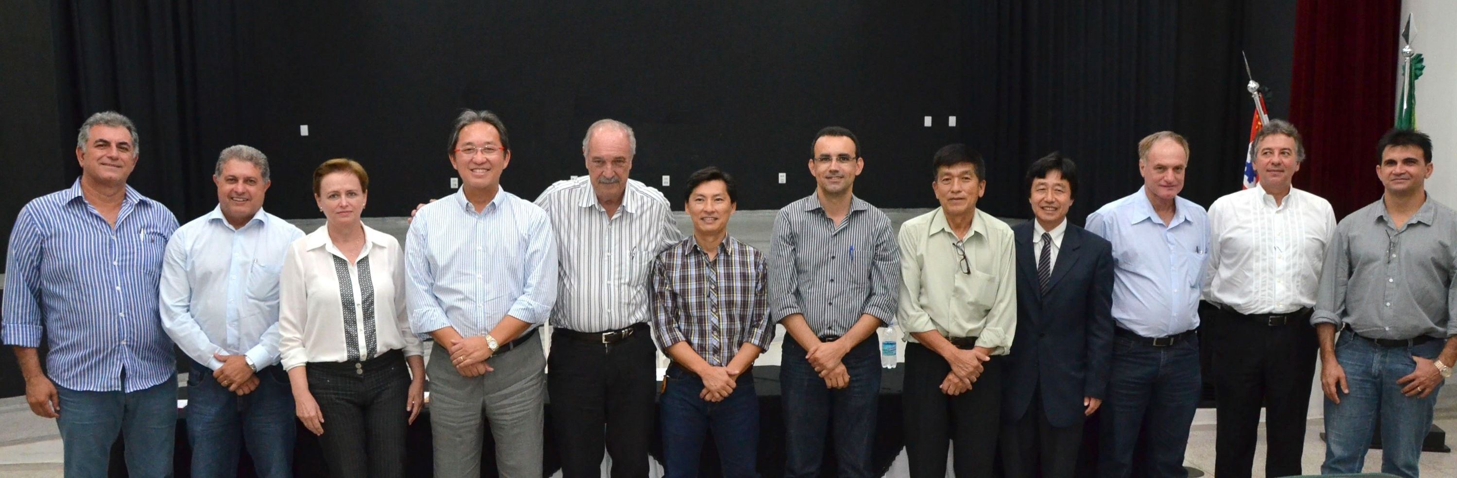 Foto: Prefeitos de municípios da região que participaram da reunião da AMENSP