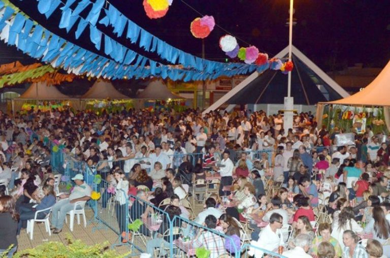 Vista parcial do público que prestigiou uma das noites do Juninão, realizado em 2012