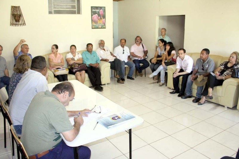 Vista parcial do público presente na reunião