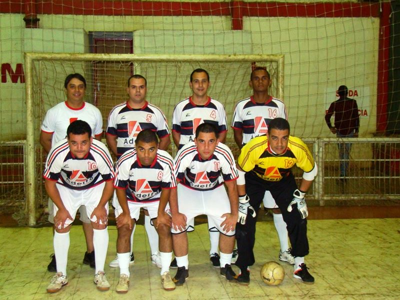 Foto: Equipe Adelfa, campeã do Campeonato Comercial de Futsal 2013