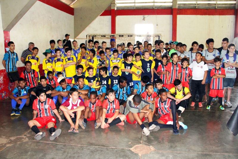Foto: Em destaque os atletas participantes das finais do Campeonato Municipal de Futsal Menor