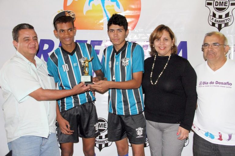 Foto: Marialba Carneiro, Vice-prefeita e Secretária de Educação e o Vereador Sidnei Costa (Soró), participaram da cerimônia de premiação