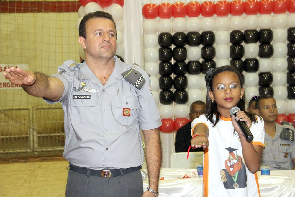 Foto: Juramento: Aluna Kamilly Vitória de Souza do 5º ano da EMEB Profª Celda Melo Oliveira