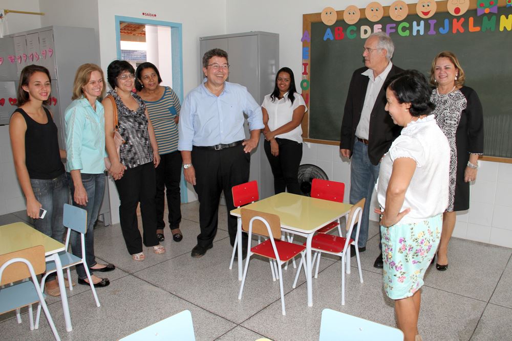 Foto: Deputado Carlão Pignatari visitou as dependências da Creche Municipal 