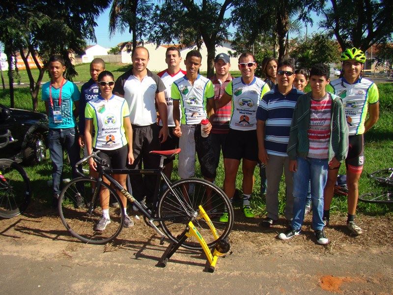 Foto: Equipe de ciclismo de Pereira Barreto