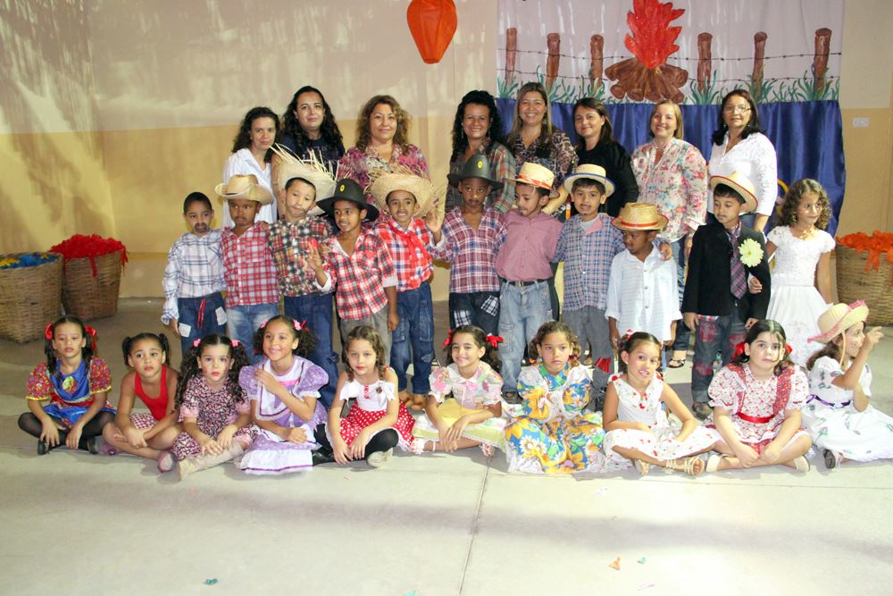 Alunos do 2º estágio que participaram da dança de Quadrilha