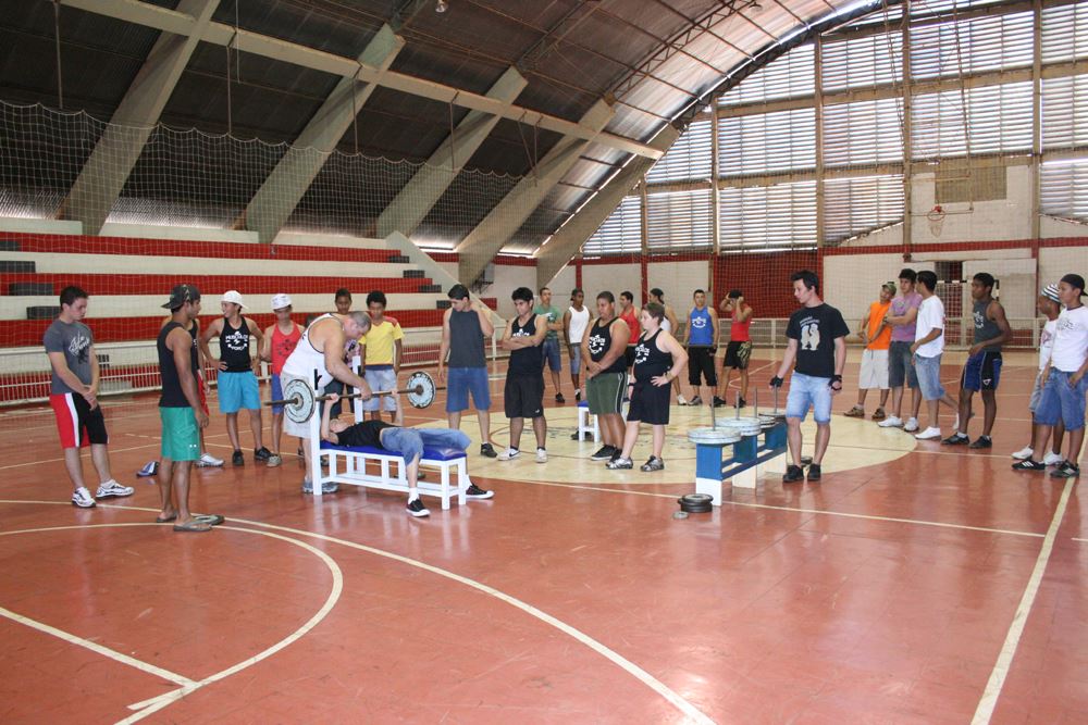 Campeonato Municipal de Supino realizado no Ginásio Municipal de Esportes