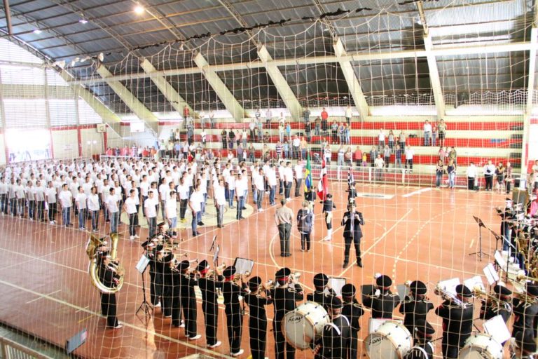 Solenidade de entrega do Certificado de Dispensa Militar