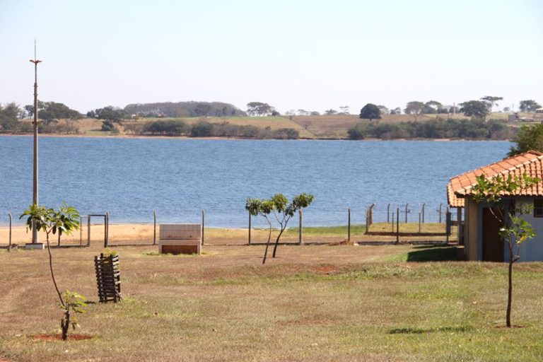 Local onde será construída a marina e o píer