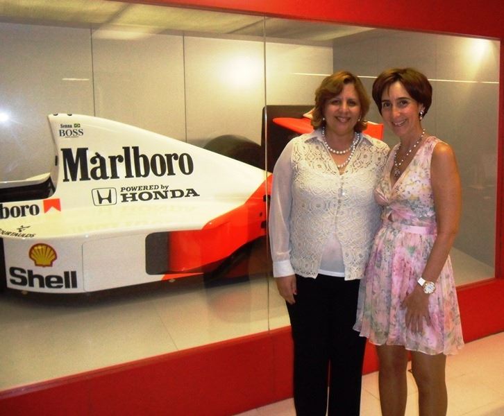 A Vice-Prefeita Municipal e Secretária Municipal, Marialba Carneiro ao lado da Presidente do Instituto Ayrton Senna, Viviane Senna, irmã do lendário piloto brasileiro.