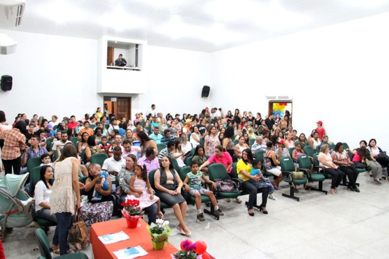 Público presente à Casa da Cultura, onde foi sediado a escolha do Rei e da Rainha da Primavera