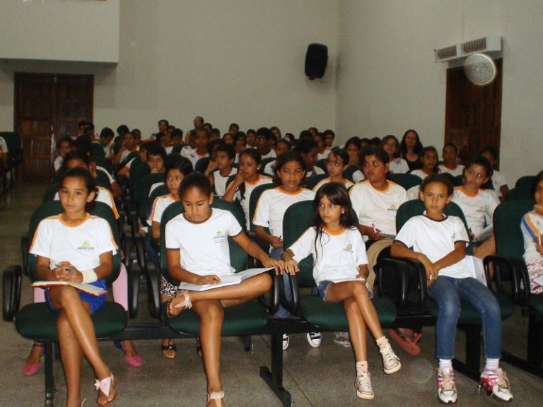 Alunos da EMEI Maria Elza