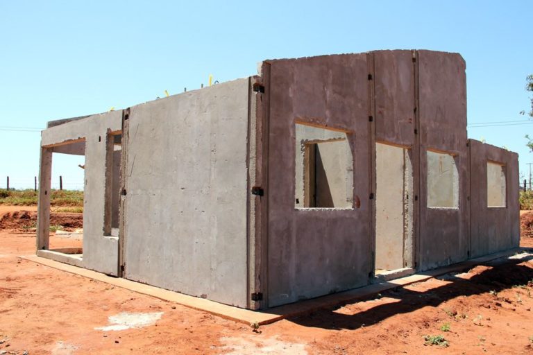 Primeira casa erguida no Pereira Barreto G