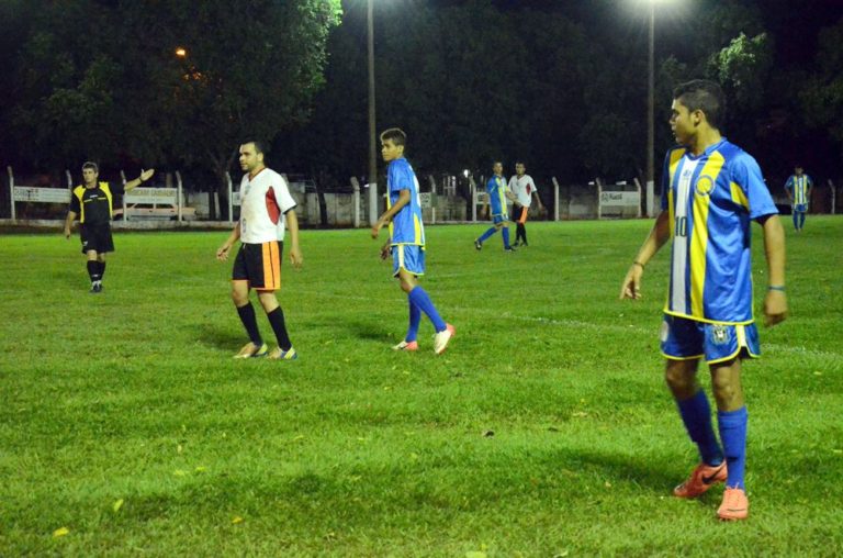 Foto do confronto entre Sud Mennucci e Amanda Trentin