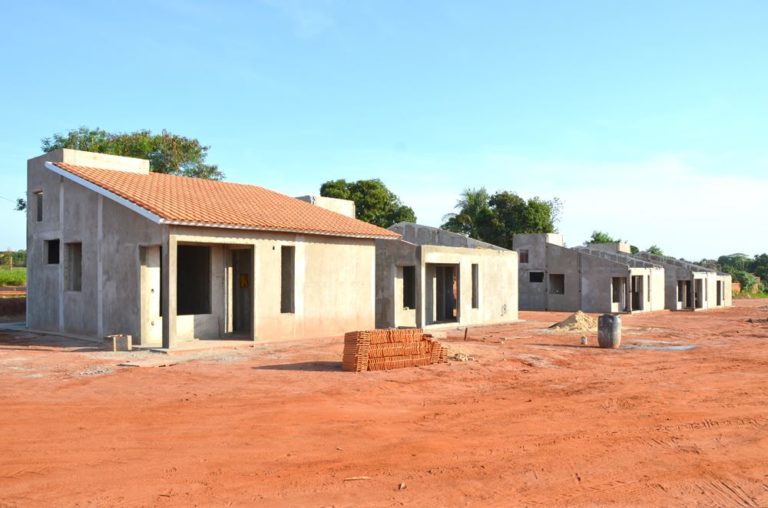 Novas residências no Conjunto Habitacional Pereira Barreto G