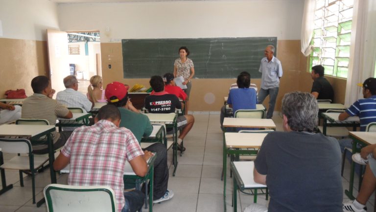 Secretária Lucia Sossolote abre o Curso de Cuidador de Idosos