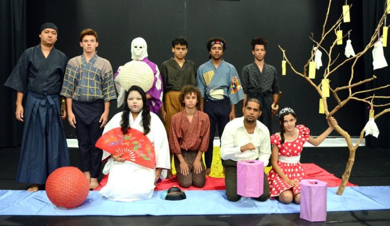 Atores da Cia. de Teatro Cid Chagas em um ensaio na Casa da Cultura