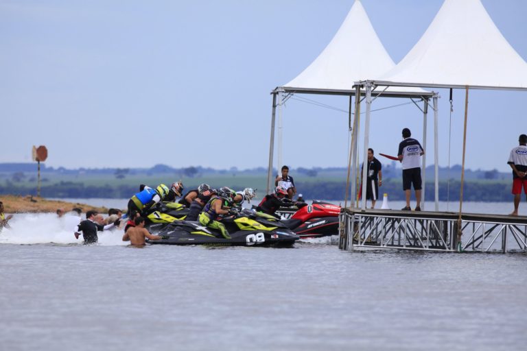 Etapa de abertura do Campeonato Brasileiro de Jet Ski, disputada em Pereira Barreto em 2013