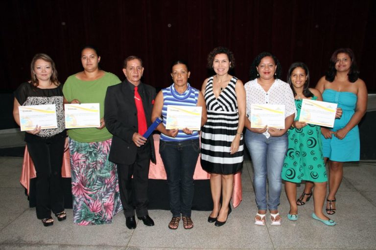 Formatura de uma turma do curso de Manicure e Pedicuro