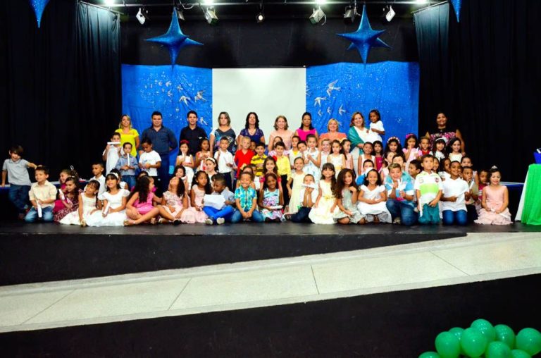 Os alunos da EMEI "Sítio do Pica-Pau Amarelo"