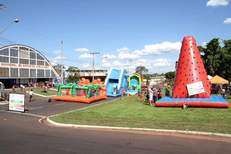 brincando na praca 1 c4a15