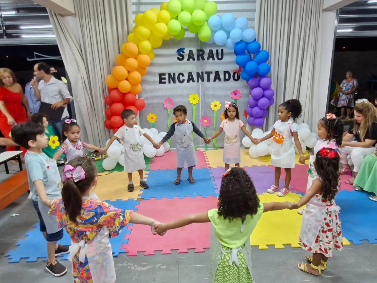 Estudantes da Rede Municipal de 4 e 5 anos exploram o centro de